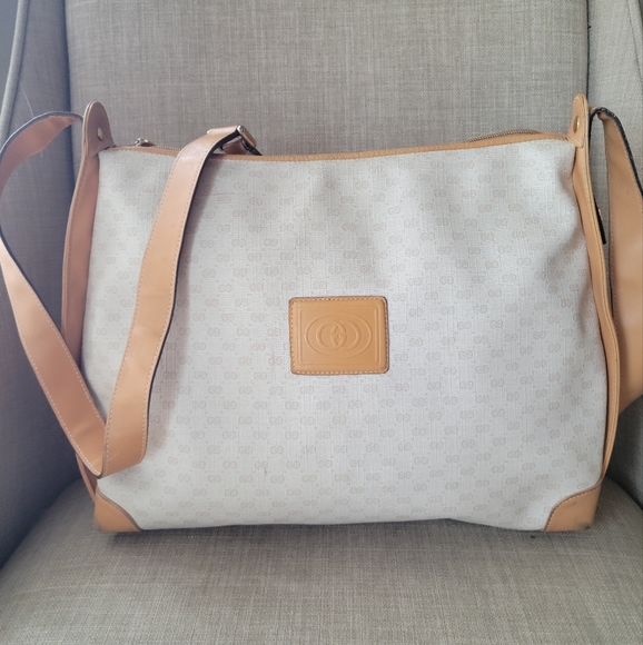 Authentic Gucci vintage GG canvas crossbody bag  001.105.0096 (B03) - Picture 1 of 16